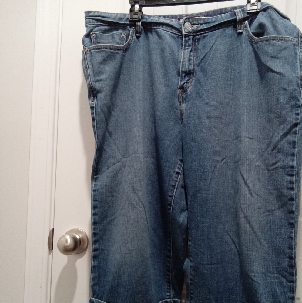 Levi's Plus Size 18 Classic Denim Cuffed Blue Jeans Capris